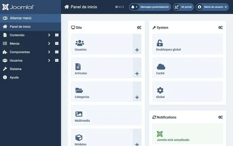 Captura de pantalla del Panel de Control de Joomla, con accesos rápidos a la gestión de usuarios, artículos, categorías, multimedia y sistema.